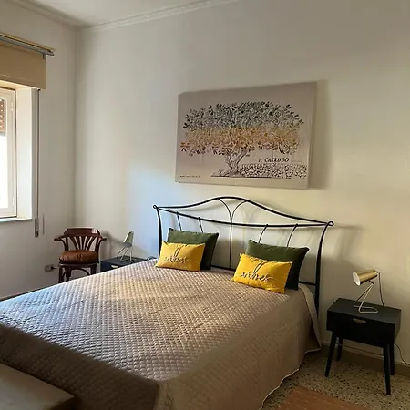 Naos - Al Teatro Greco Guest house *